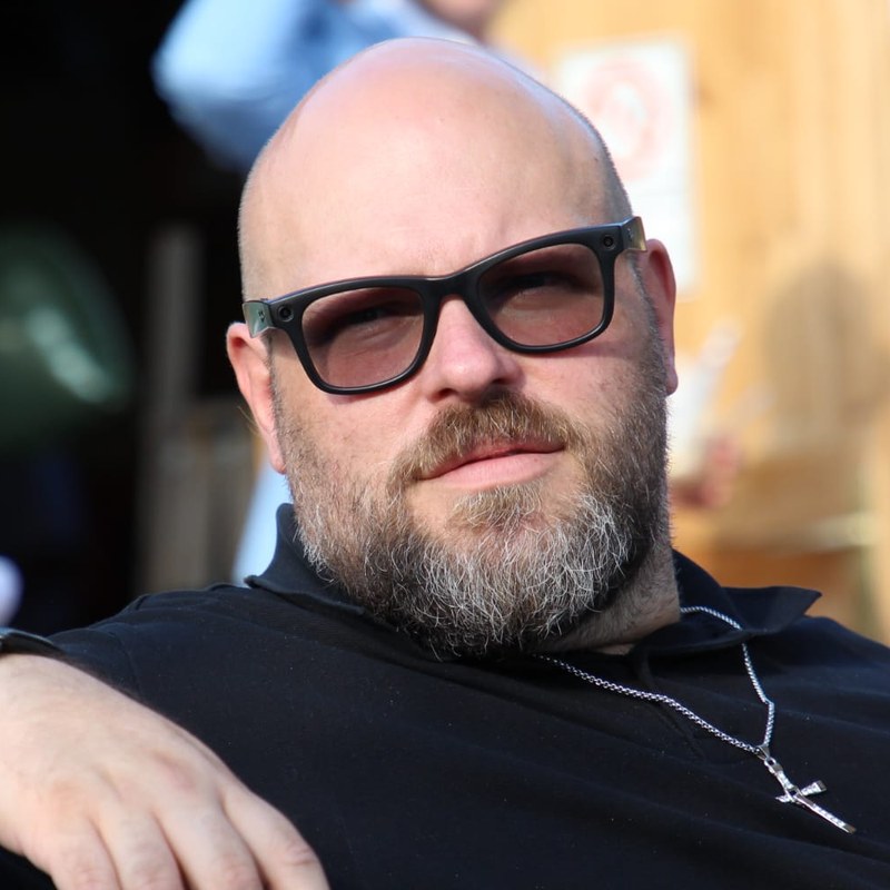 Portrait des Kunden, der die Zusammenarbeit mit DasDomainDepot.de bewertet